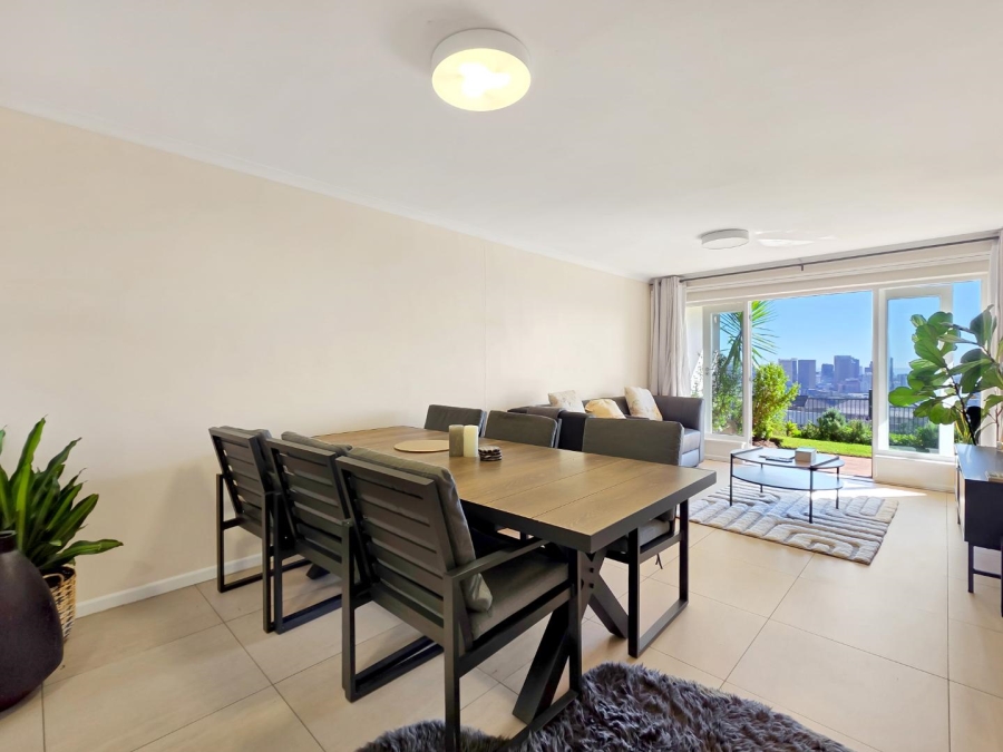 2 Bedroom Property for Sale in Vredehoek Western Cape